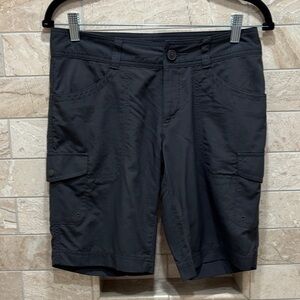 Columbia Women’s Dark Gray Omni-Wick Cargo Shorts Size 4